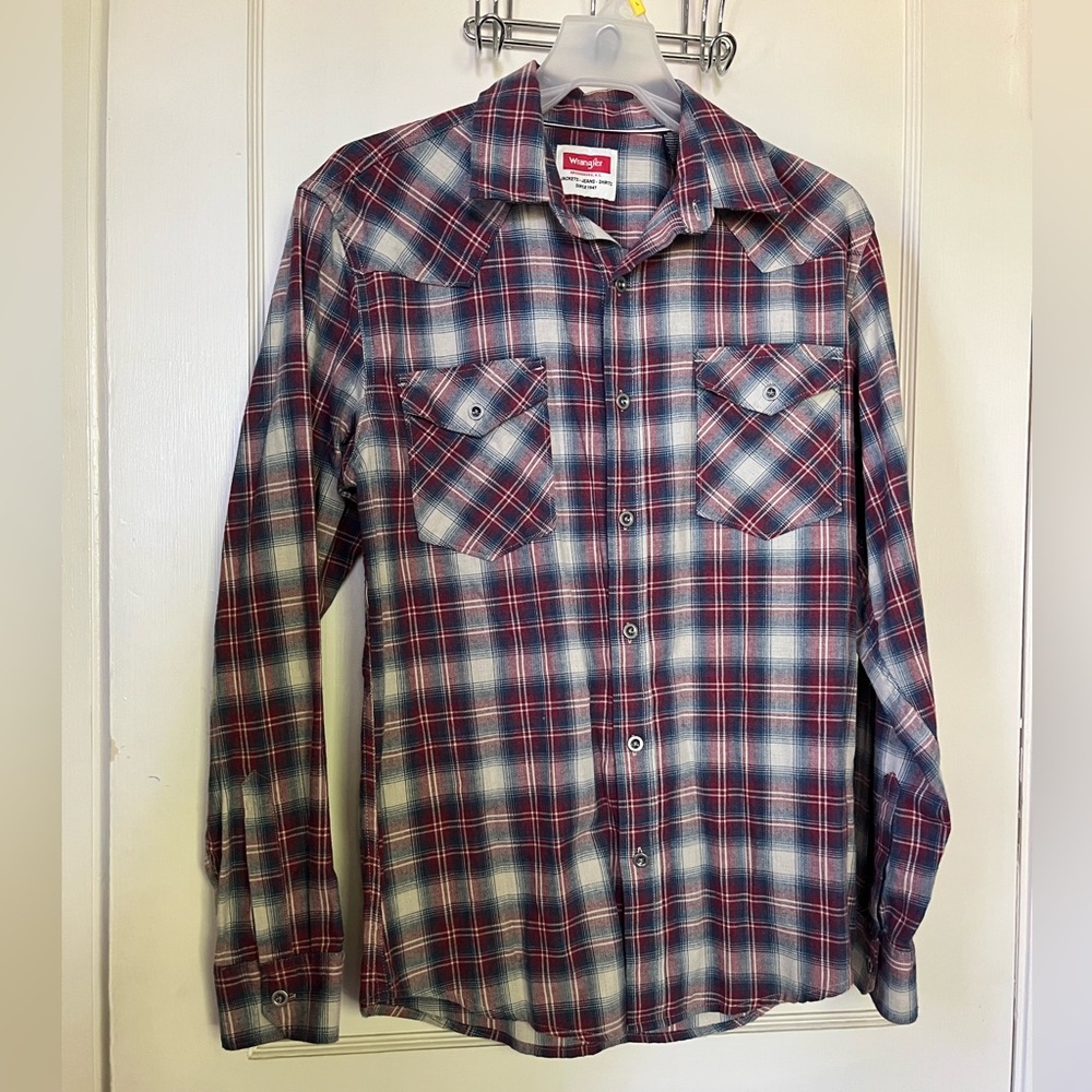 Wrangler Red and Blue Casual Button Down Shirt